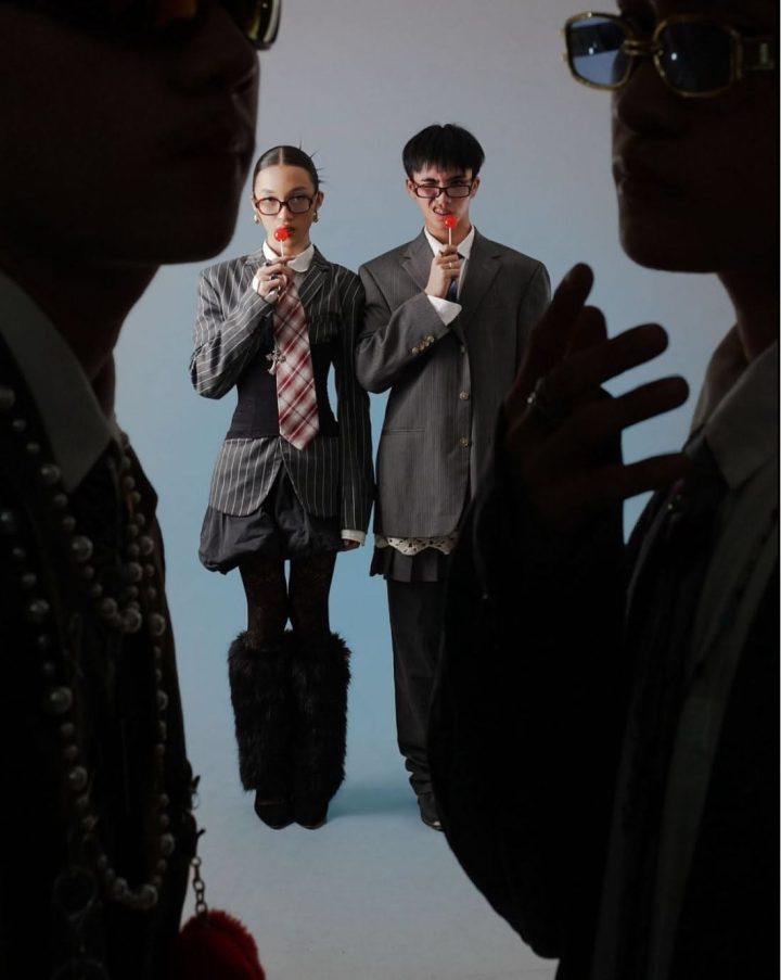 287 – Nhóm suit công sở chụp thời trang trừu tượng